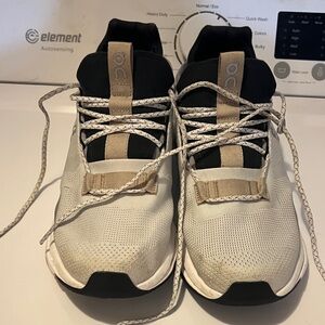 On Running Men's Cream and Black Sneakers